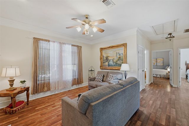 221 W 5th Street, Bonham, TX 75418