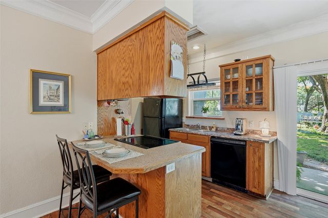 221 W 5th Street, Bonham, TX 75418