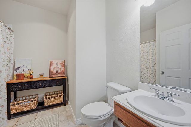 221 W 5th Street, Bonham, TX 75418