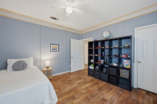 221 W 5th Street, Bonham, TX 75418