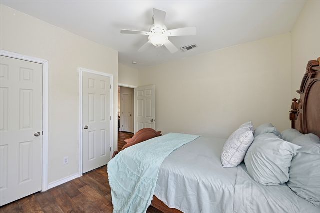 221 W 5th Street, Bonham, TX 75418
