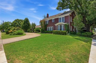 221 W 5th Street, Bonham, TX 75418