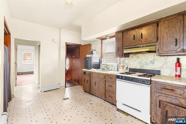 2 Somerset Street, Garfield, NJ 07026