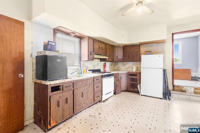 2 Somerset Street, Garfield, NJ 07026