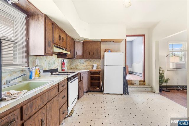 2 Somerset Street, Garfield, NJ 07026