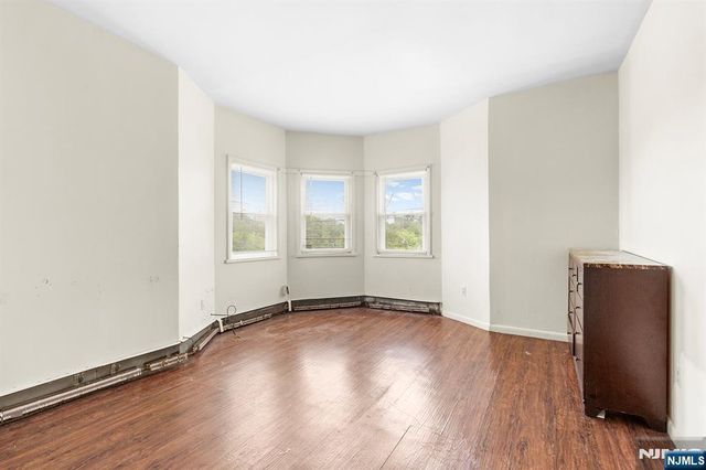2 Somerset Street, Garfield, NJ 07026