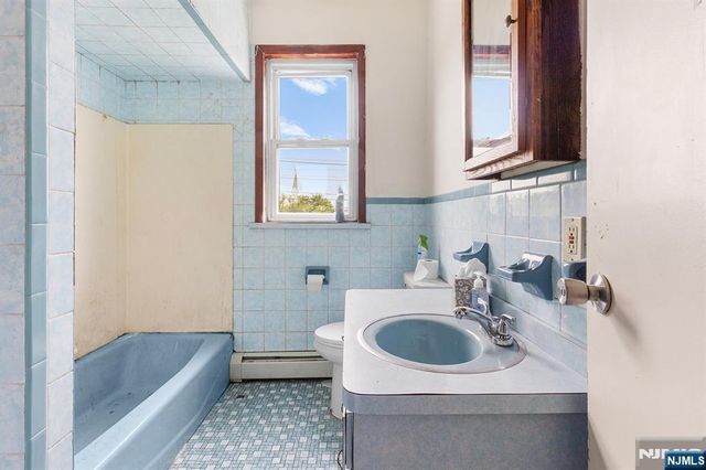 2 Somerset Street, Garfield, NJ 07026