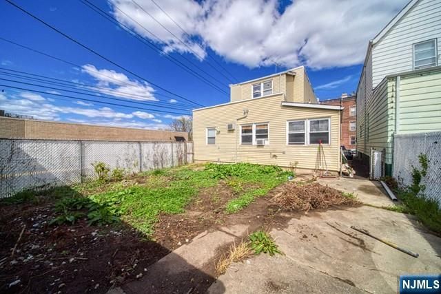 2 Somerset Street, Garfield, NJ 07026