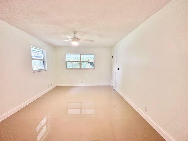 10193 N Military Drive 203, Palm Beach Gardens, FL 33410