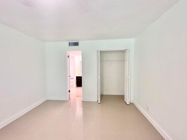 10193 N Military Drive 203, Palm Beach Gardens, FL 33410