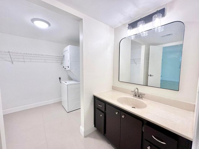 10193 N Military Drive 203, Palm Beach Gardens, FL 33410