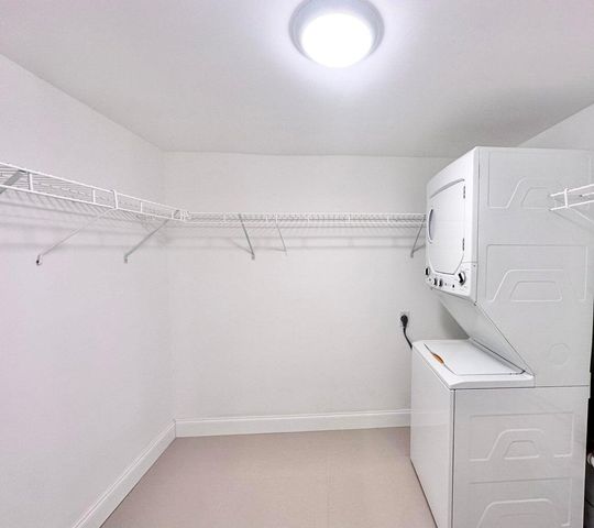10193 N Military Drive 203, Palm Beach Gardens, FL 33410