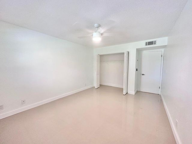 10193 N Military Drive 203, Palm Beach Gardens, FL 33410