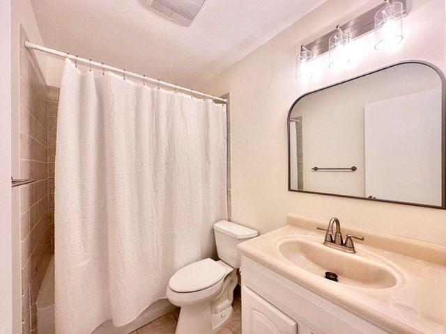 10193 N Military Drive 203, Palm Beach Gardens, FL 33410