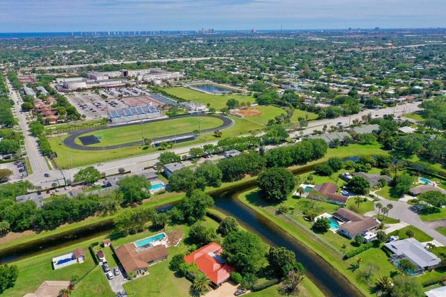 10193 N Military Drive 203, Palm Beach Gardens, FL 33410
