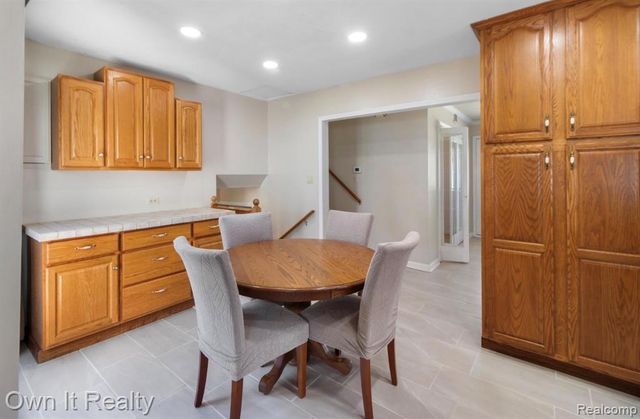 33112 Lynx Street, Westland, MI 48185