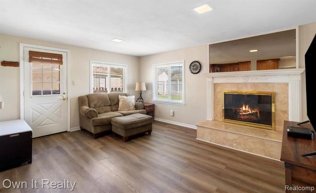 33112 Lynx Street, Westland, MI 48185
