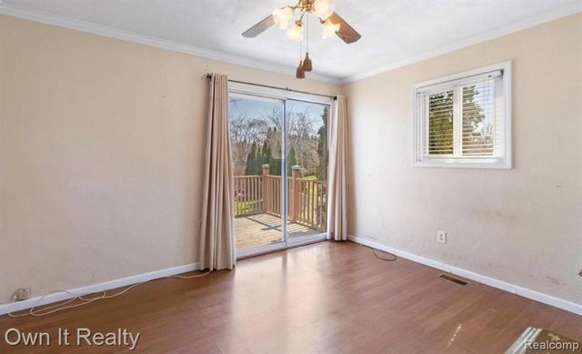 33112 Lynx Street, Westland, MI 48185