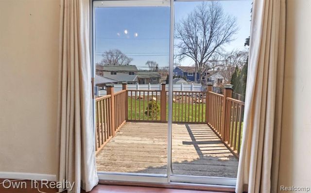 33112 Lynx Street, Westland, MI 48185