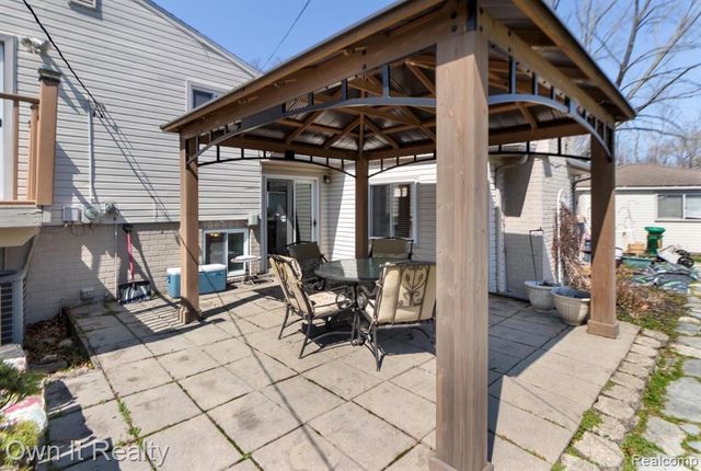 33112 Lynx Street, Westland, MI 48185
