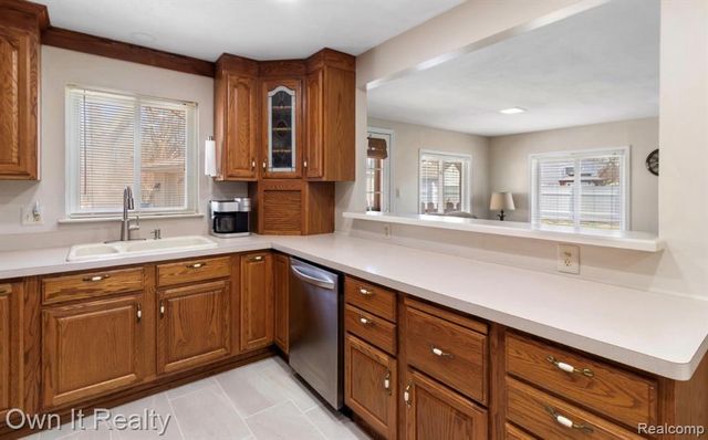 33112 Lynx Street, Westland, MI 48185