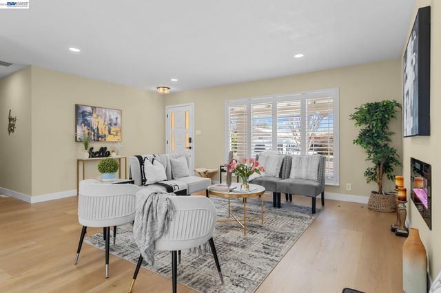 24839 Townsend Ave, Hayward, CA 94544