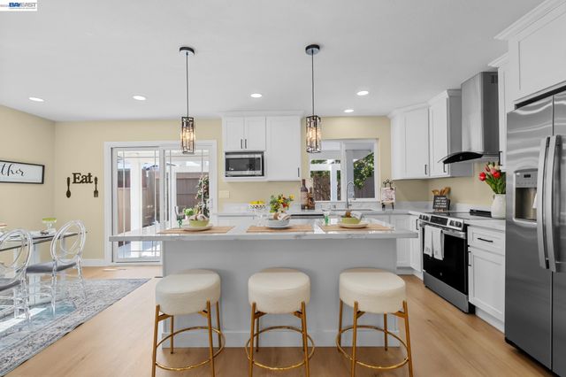 24839 Townsend Ave, Hayward, CA 94544