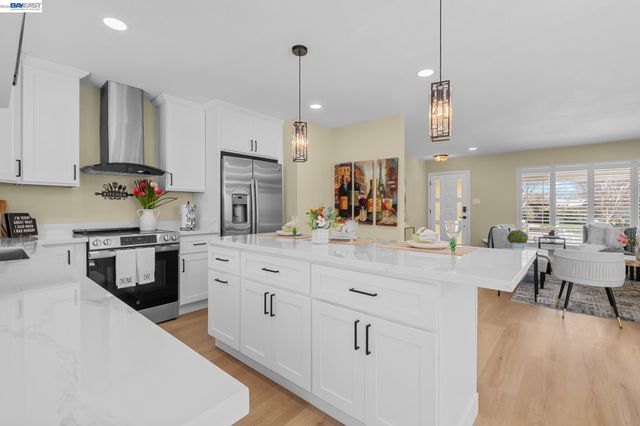 24839 Townsend Ave, Hayward, CA 94544