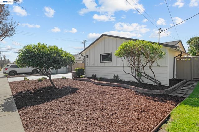 24839 Townsend Ave, Hayward, CA 94544