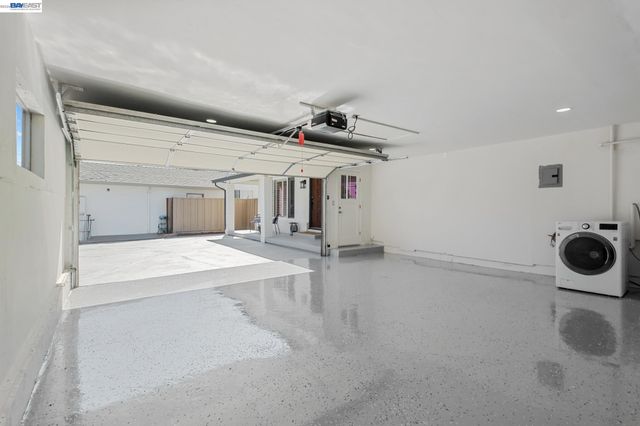 24839 Townsend Ave, Hayward, CA 94544