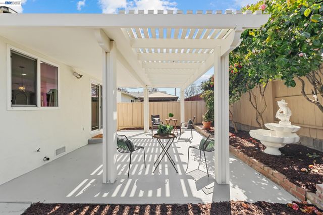 24839 Townsend Ave, Hayward, CA 94544