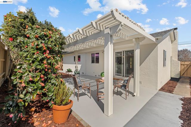 24839 Townsend Ave, Hayward, CA 94544