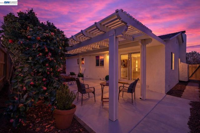 24839 Townsend Ave, Hayward, CA 94544