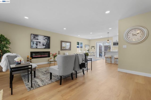 24839 Townsend Ave, Hayward, CA 94544