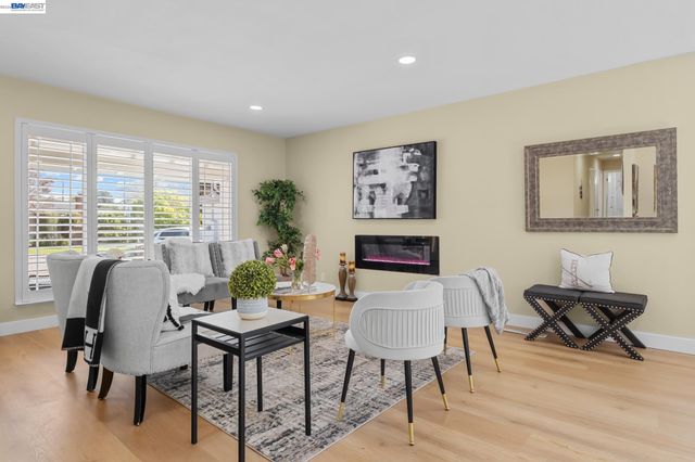 24839 Townsend Ave, Hayward, CA 94544