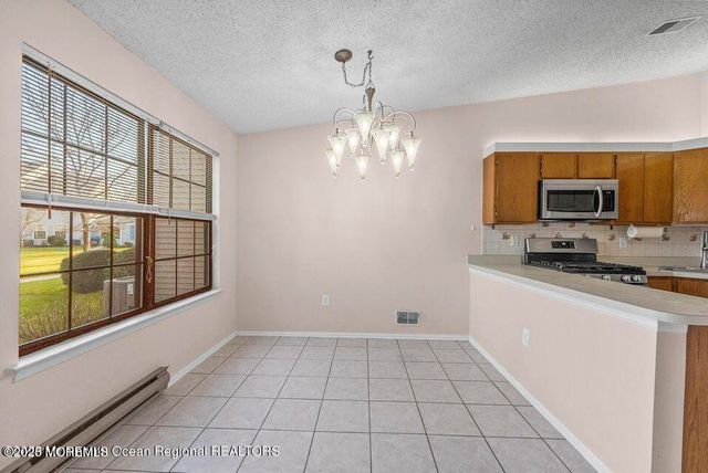 237 Wycoff Way W, East Brunswick, NJ 08816