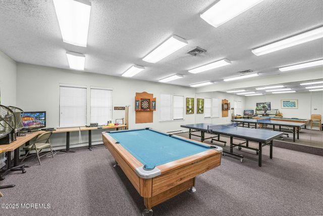 237 Wycoff Way W, East Brunswick, NJ 08816