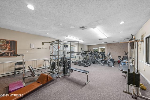 237 Wycoff Way W, East Brunswick, NJ 08816