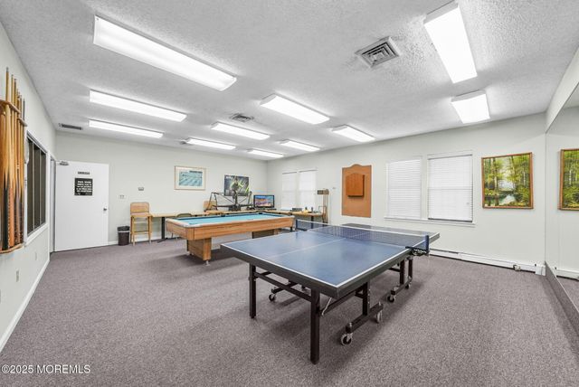 237 Wycoff Way W, East Brunswick, NJ 08816