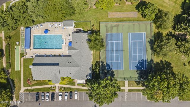 237 Wycoff Way W, East Brunswick, NJ 08816