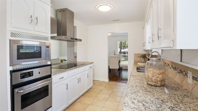 1924 Dakar Road E, Fort Worth, TX 76116