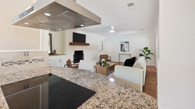 1924 Dakar Road E, Fort Worth, TX 76116