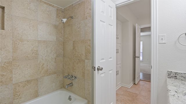 1924 Dakar Road E, Fort Worth, TX 76116