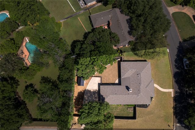 1924 Dakar Road E, Fort Worth, TX 76116