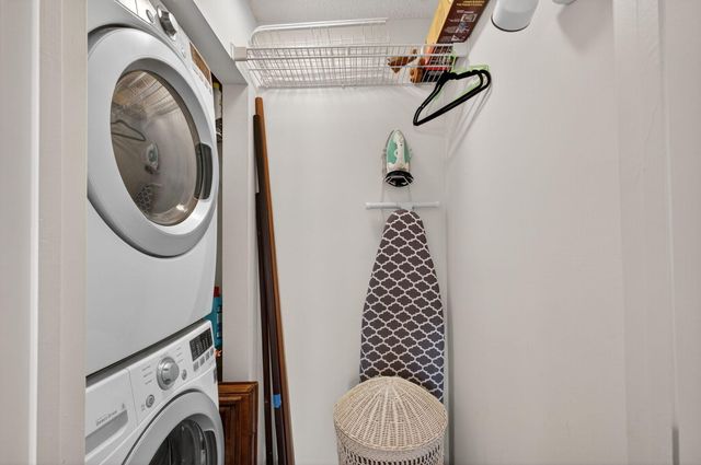 202 Pinecrest Circle B, Jupiter, FL 33458