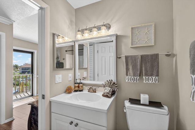 202 Pinecrest Circle B, Jupiter, FL 33458