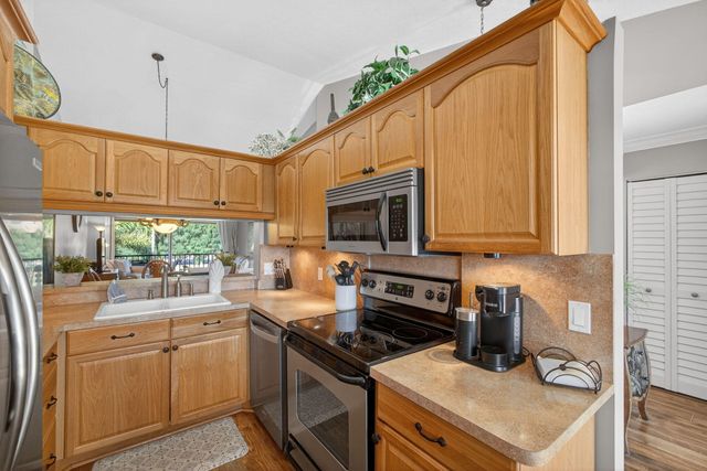 202 Pinecrest Circle B, Jupiter, FL 33458