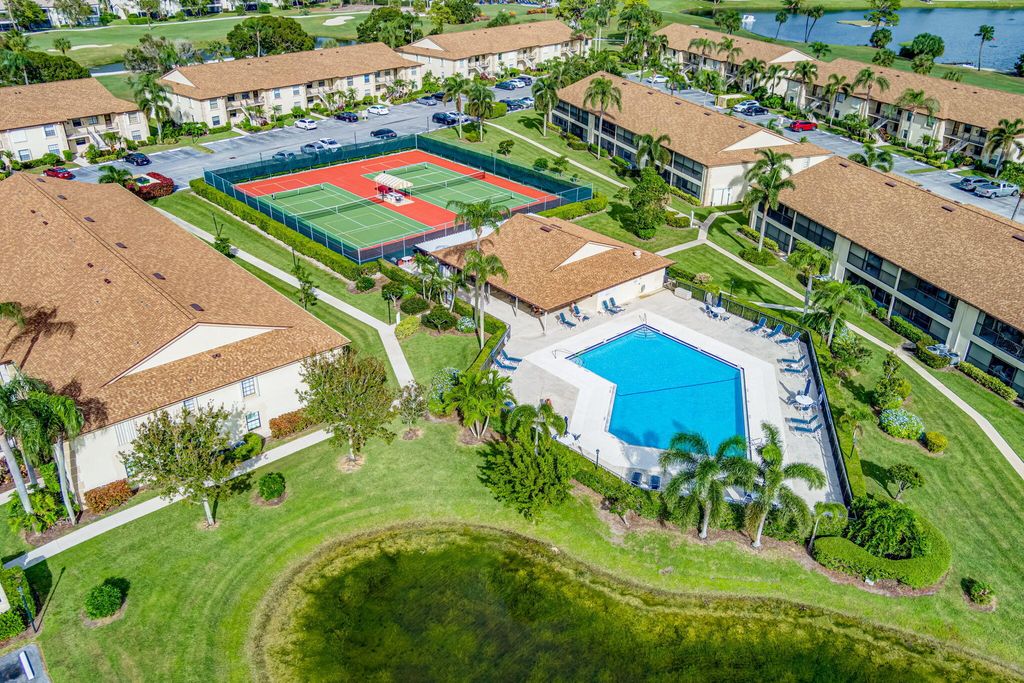 202 Pinecrest Circle B, Jupiter, FL 33458