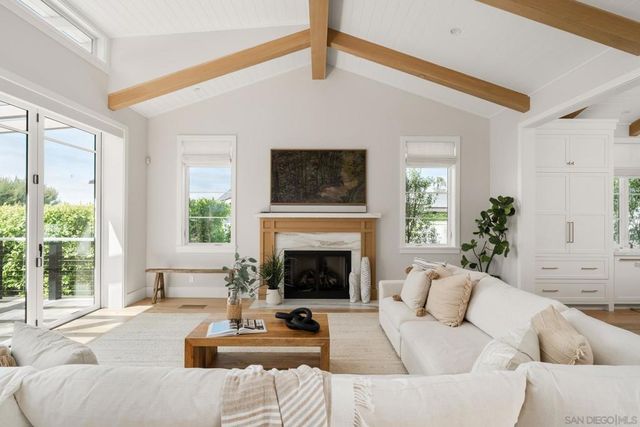1023 Stratford Ct, Del Mar, CA 92014