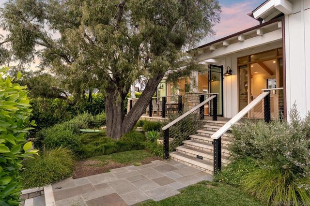 1023 Stratford Ct, Del Mar, CA 92014